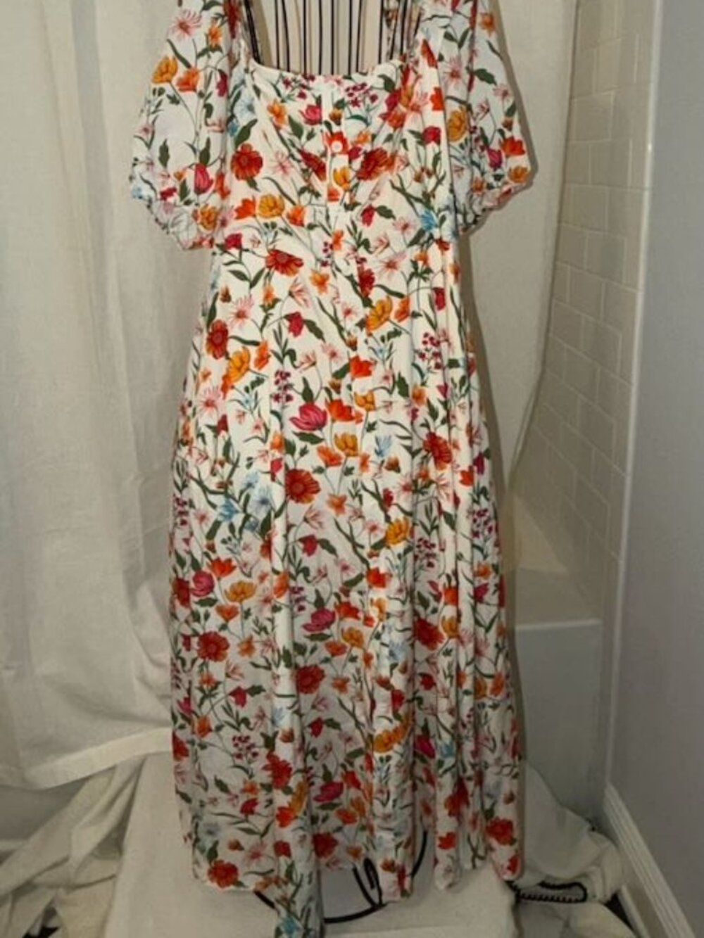 New w Tags Size 14 Adorable Floral Dress Unworn Great Fabric
